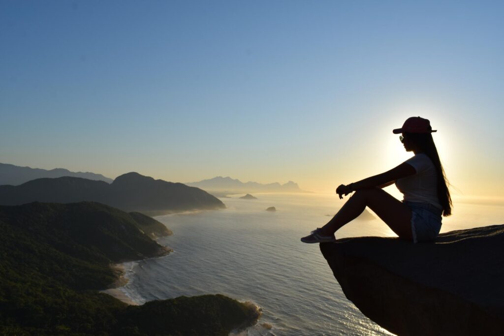 Pedra do Telégrafo con vista panorámica de la costa de Río de Janeiro